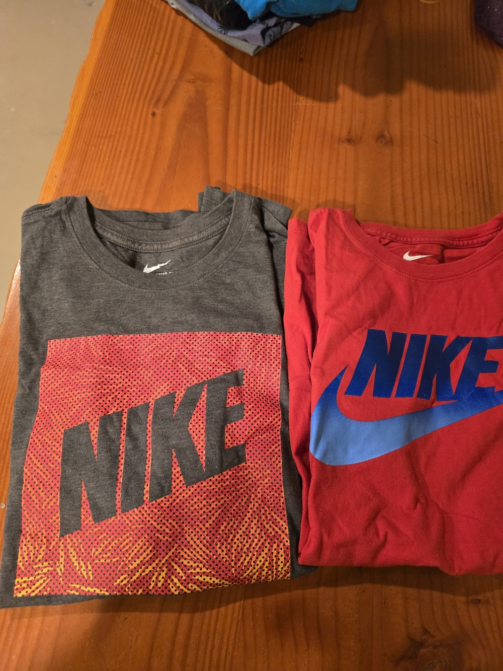 Nike Kids Short Sleeve Tees in Gray and Red ( Bundle Of 2)